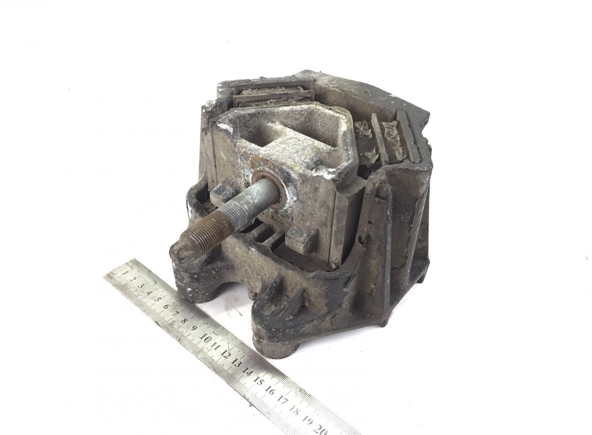 81962100571 Engine Vibration Insulator, Front LH=RH MAN TGS, TGX, TGAImage