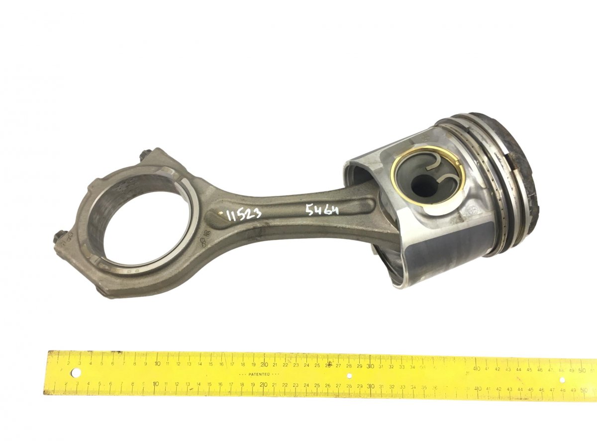 51024006151 + 51025006391  Connecting rod with piston D2676 MANImage