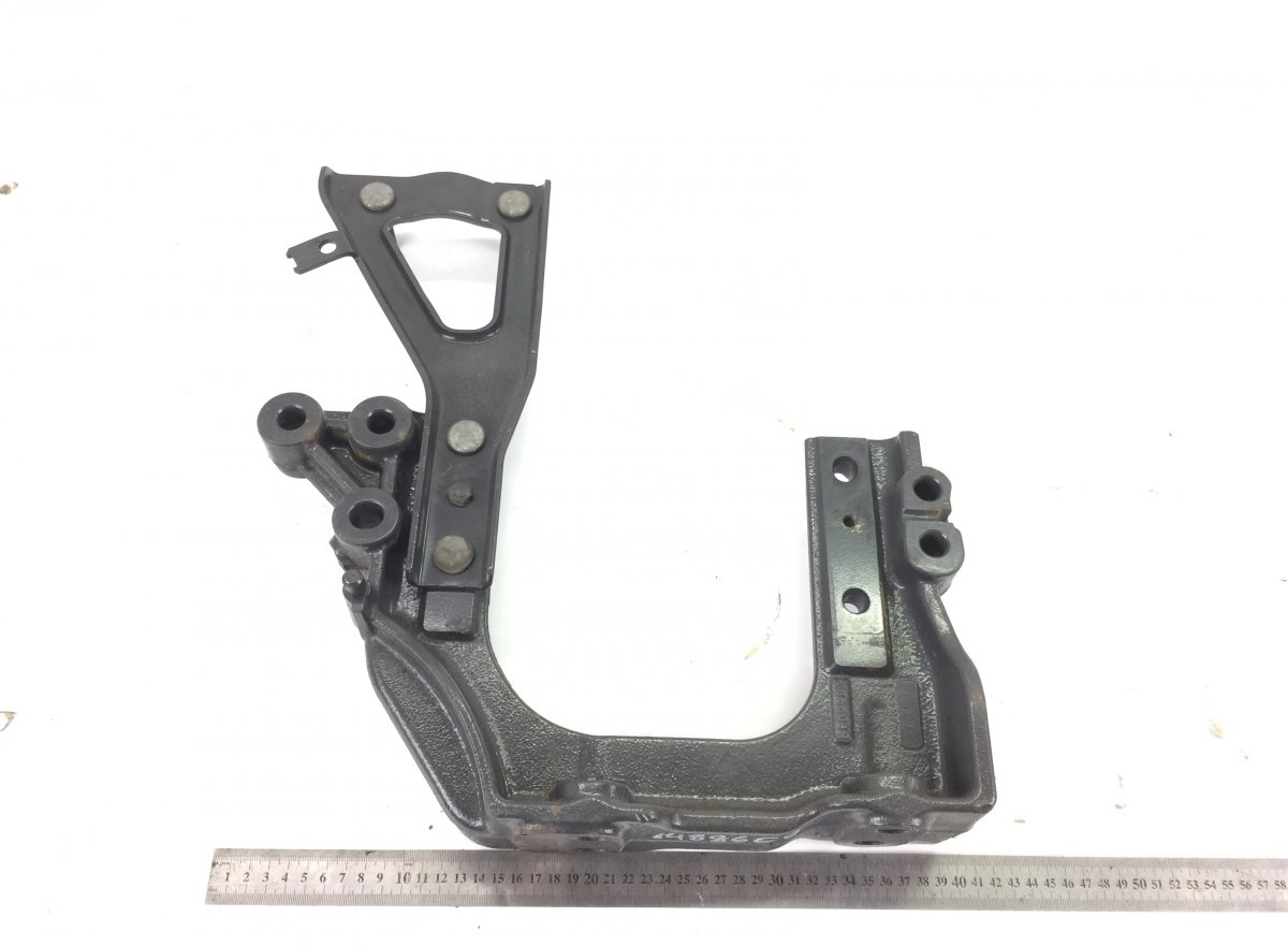 2356049+2325591 Bracket, mudguard/batterybox, LH SCANIA L, P, G, R, SImage