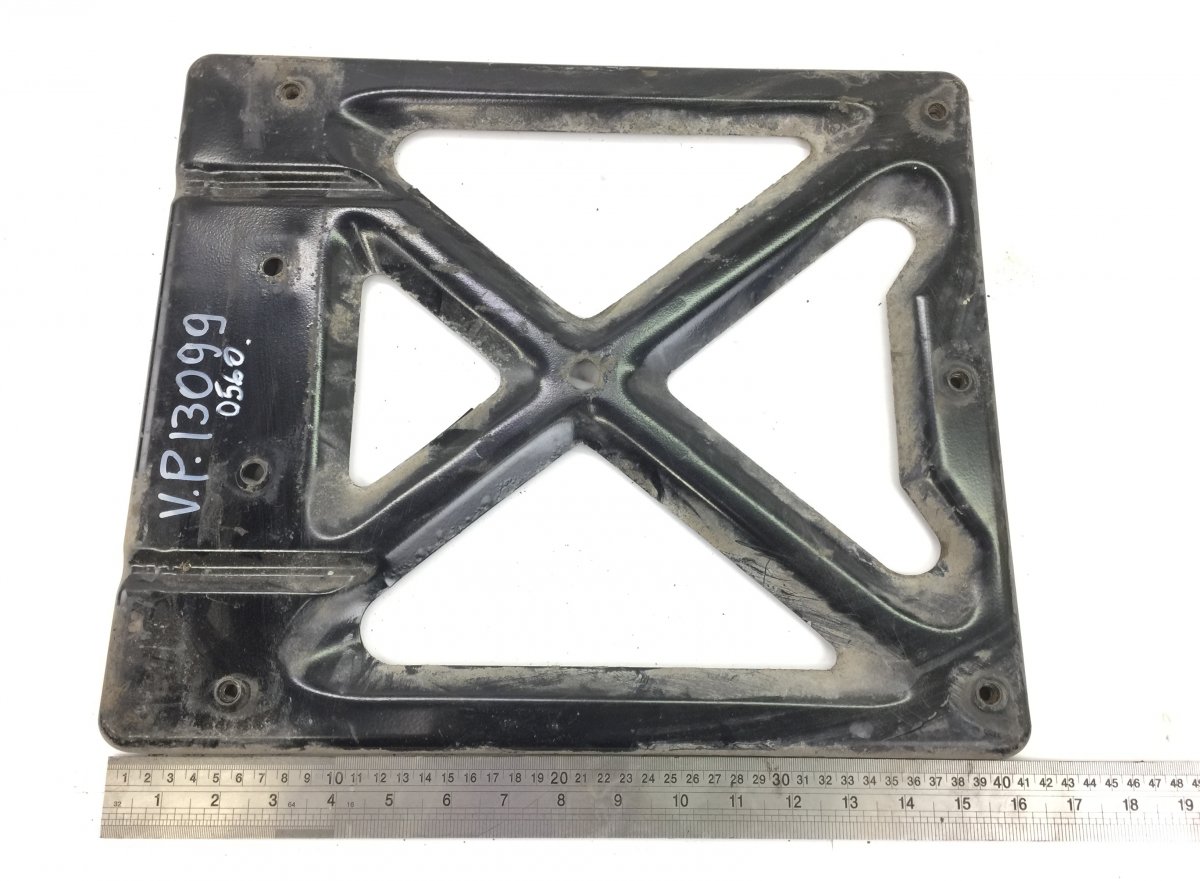 84228536 Mudguard Bracket, Front Axle, Rear R=L VOLVOImage