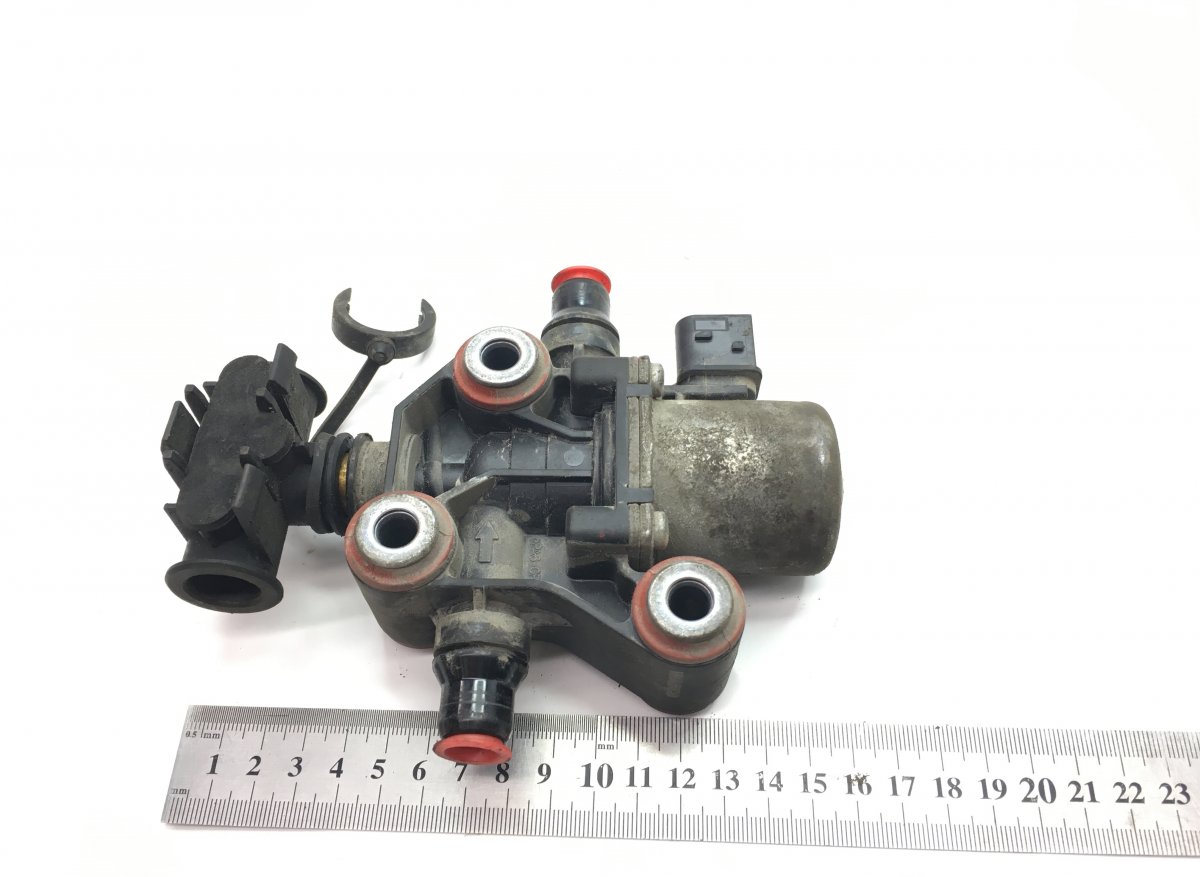 1830062 4460913040 Adblue tank heater valve DAF XF106Image