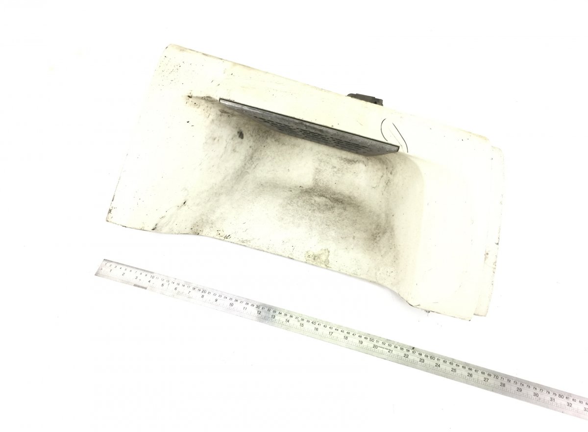 1642682 +1641630 +0962643 Lower step complete with bracket, LH DAF XF105Image