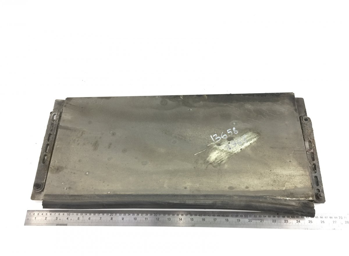 22661257 Bottom plate, engineImage