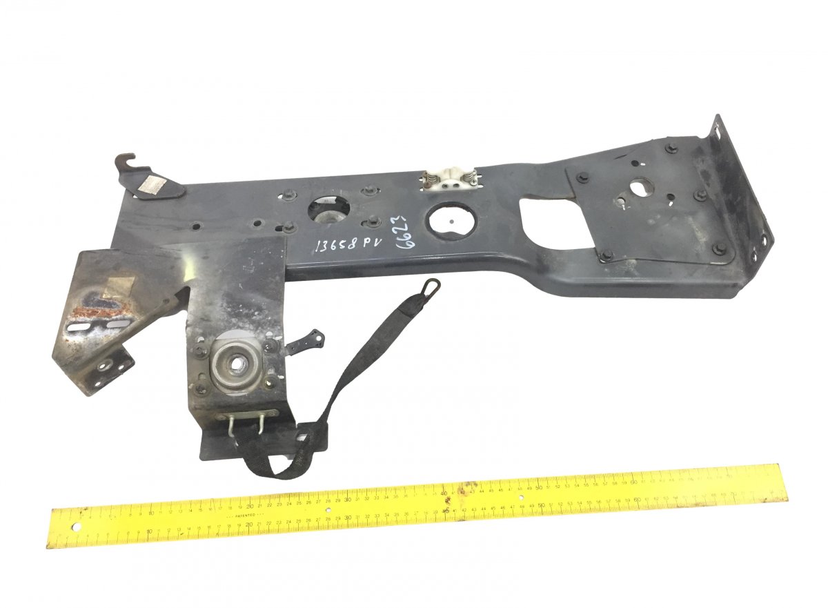 22422625 +22329941 Front section strut with Grille lock, LH VOLVOImage