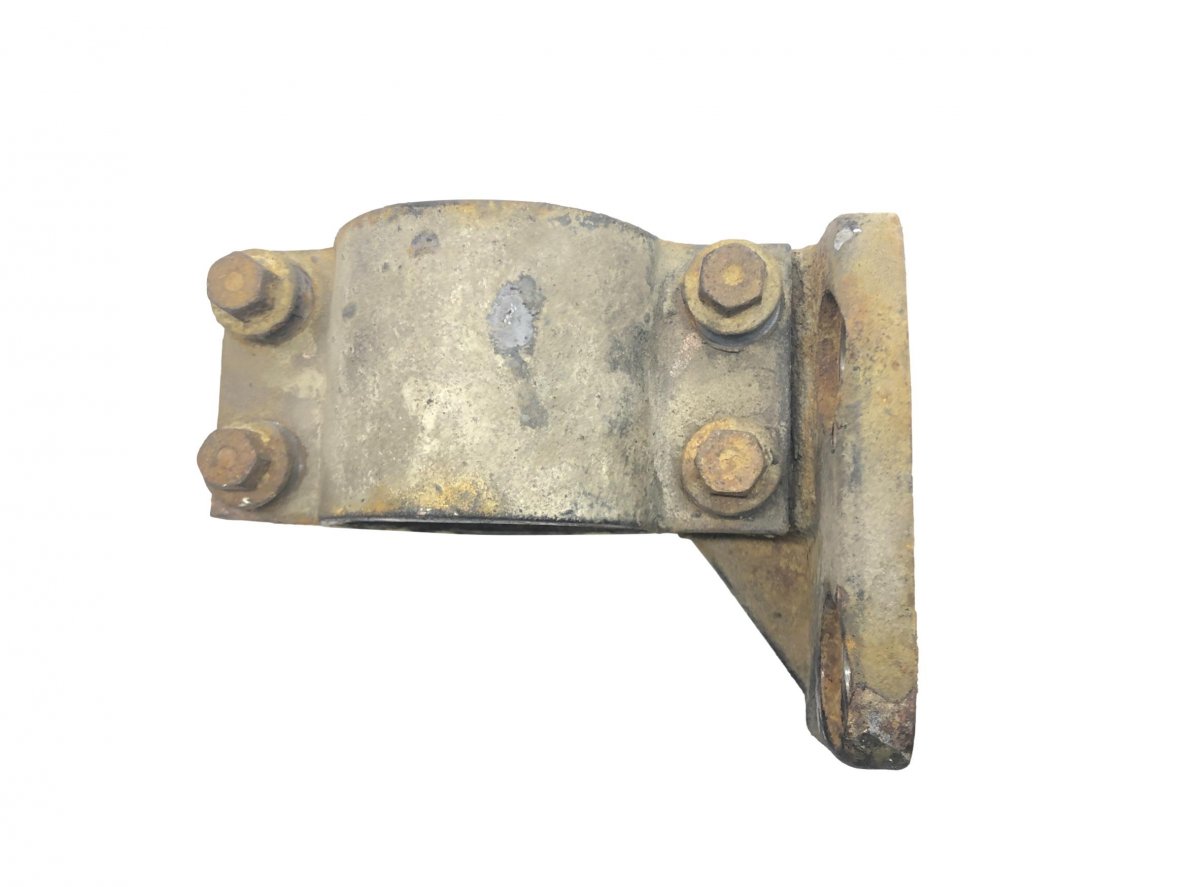 20797916 + 20797826 Stabilizer Bar Bracket, Drive Axle, RH VOLVO B5LHImage