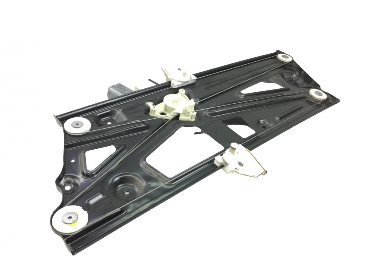 81626456040 +81286016138 Window Regulator Mechnanism, with Motor, RH MANImage