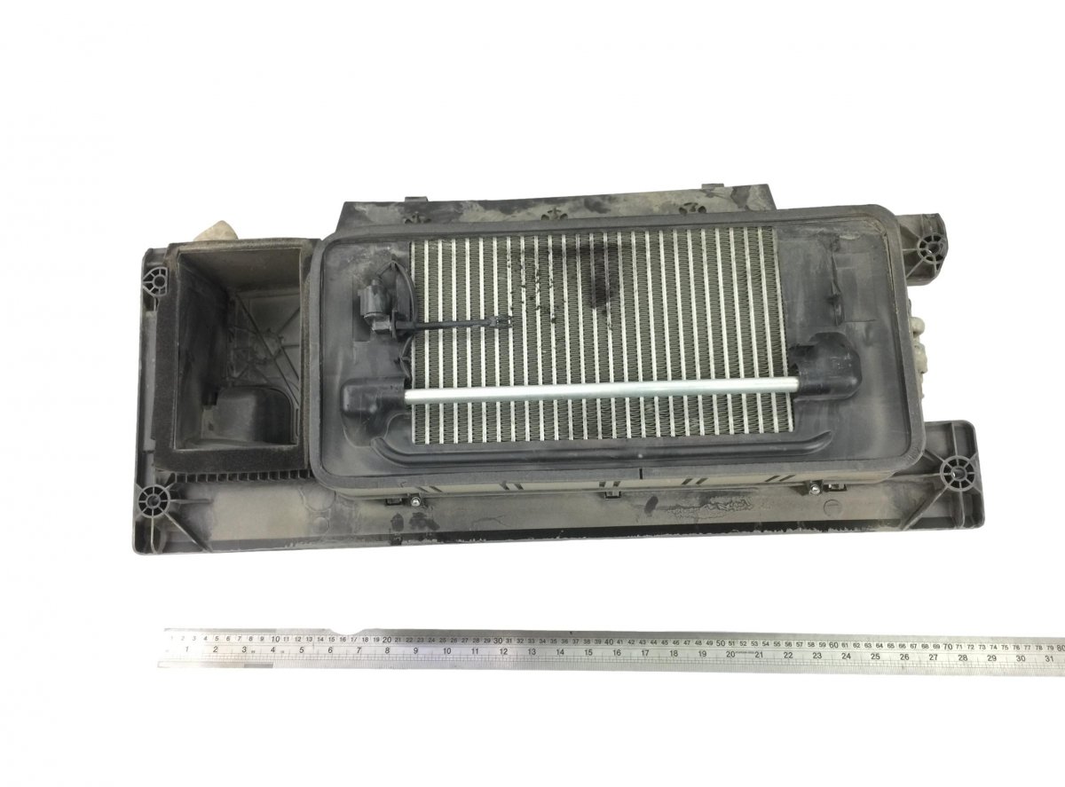 81619106051 Cabin Air Filter Housing assembly MAN TGS, TGX, TGL, TGMImage