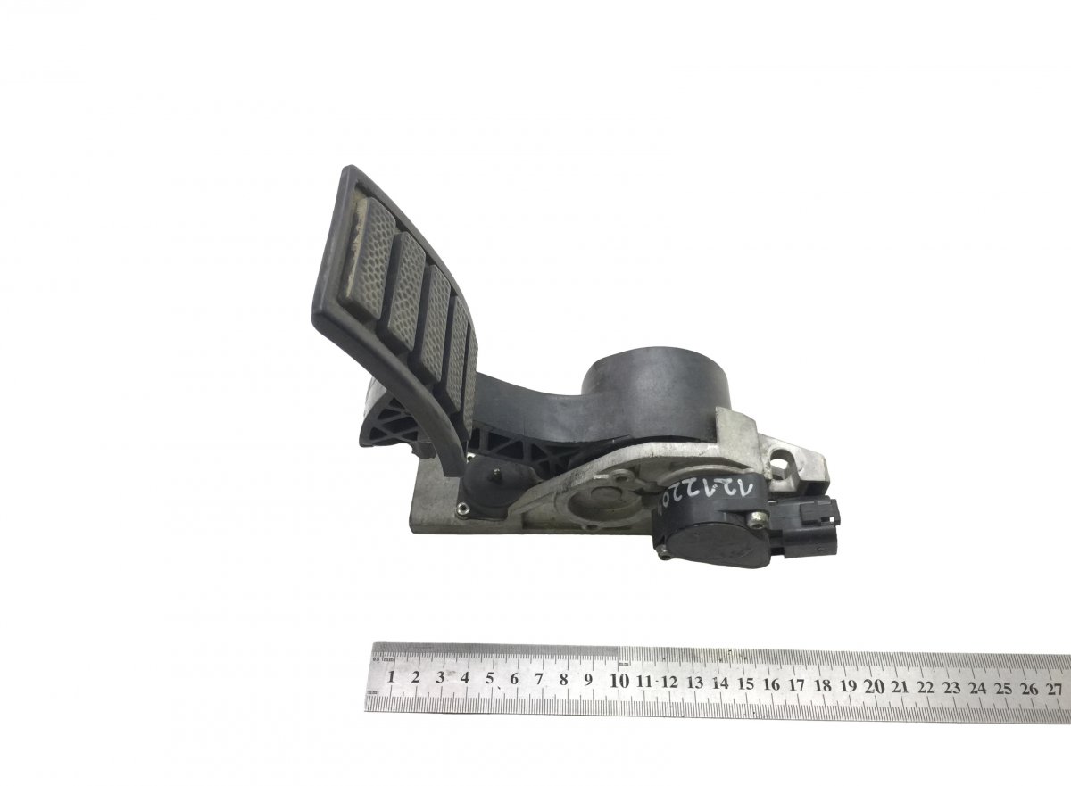 21116879 + 85109590 Accelerator Pedal VOLVOImage