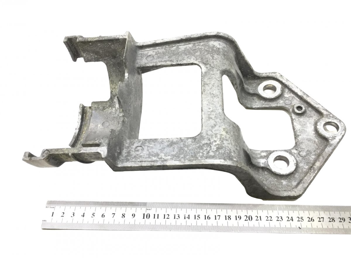 21468479 Power steering oil tank bracket VOLVOImage