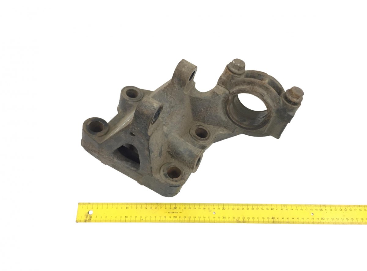 1905673 Stabilizer Bar Bracket, Tag Axle, Lower Right DAF XF106Image