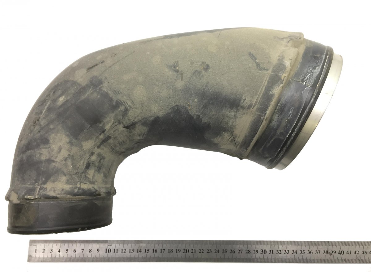 3979945 Intermediate pipe, air cleaner VOLVOImage