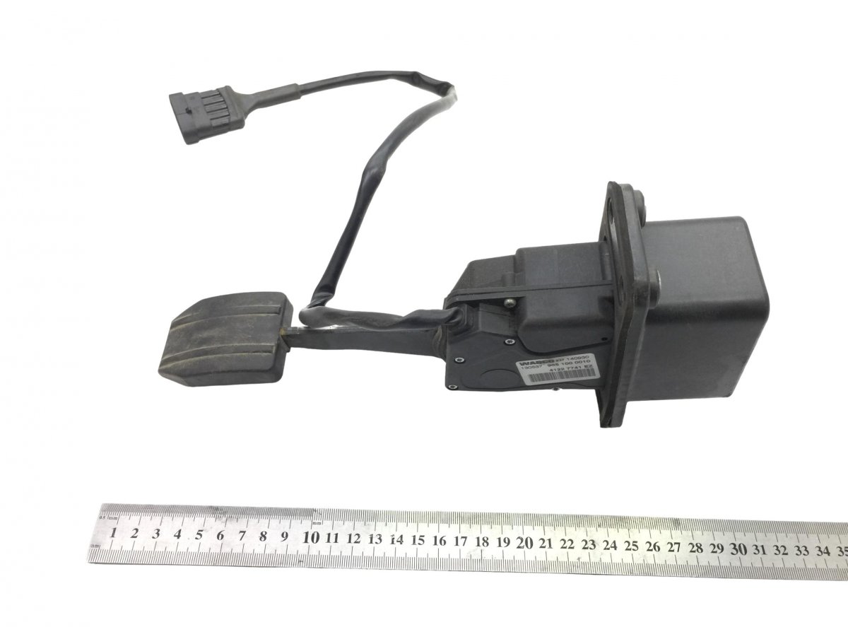 41227741 Accelerator Pedal with Position Sensor for IVECO, IRISBUSImage
