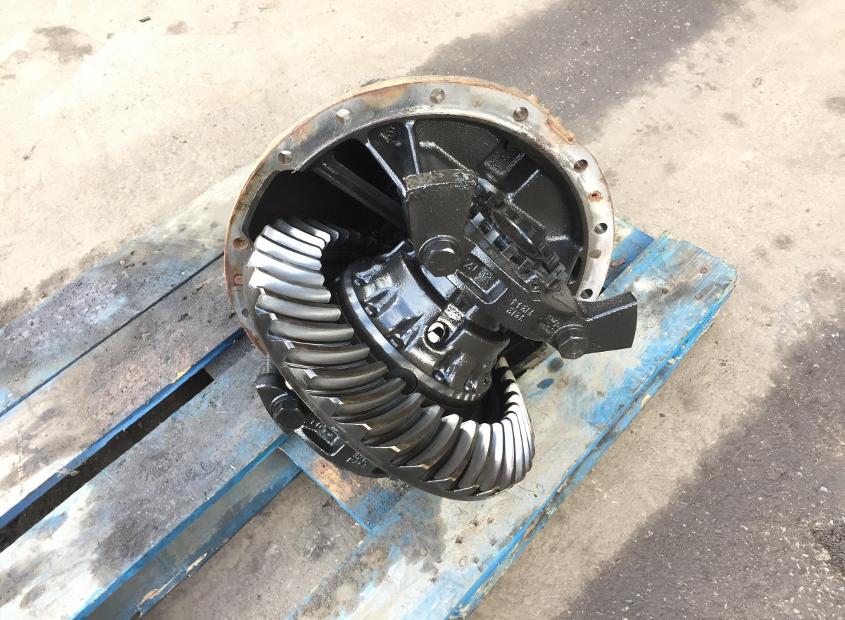 20587709 Differential, w/o Diff. Lock RS1228B DSS44 RAT=2,85 VOLVO B12Image