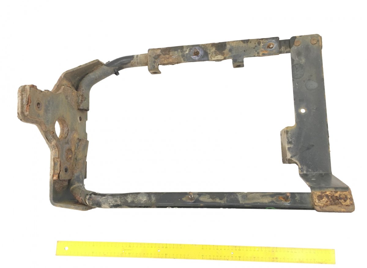 20921667 Mudguard Bracket, Front Axle Right VOLVOImage