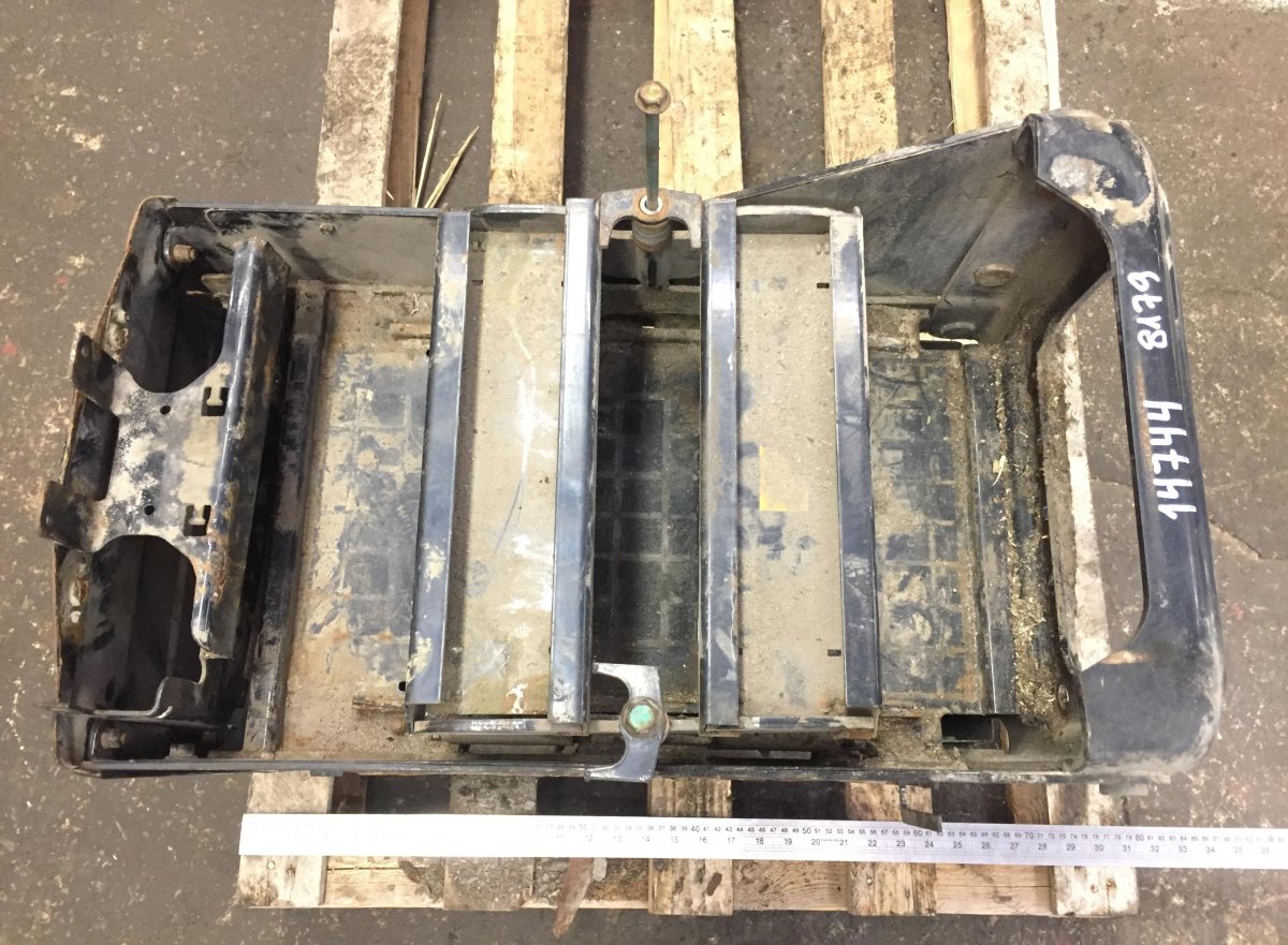 81418605404 + 81418605416 Battery box assembly for MAN TGX, TGSImage