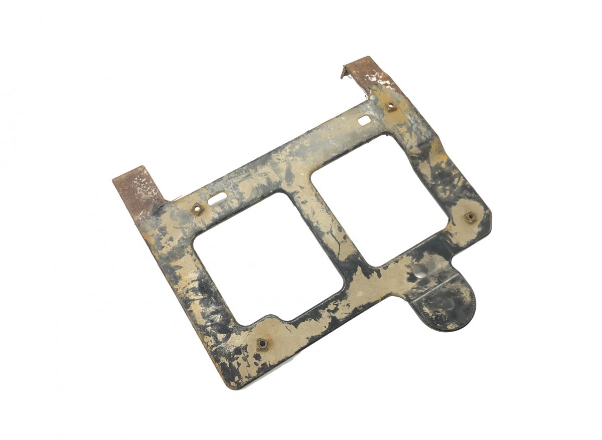 82611064 Mudguard Bracket, Front Axle Left VOLVO FMXImage