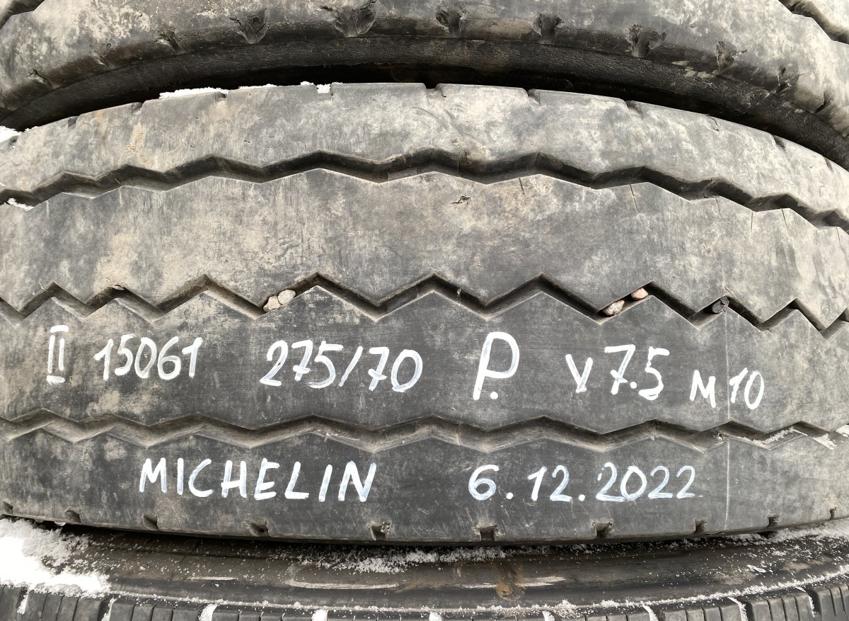 275/70R22.5 Tyre with rim;  1pcsImage
