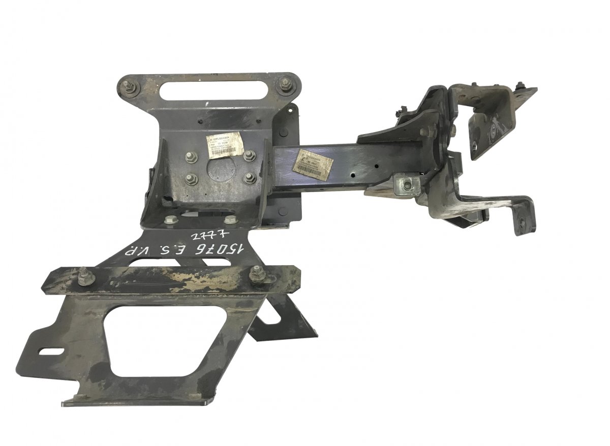 21994452 +22135190 Mudguard Bracket, Front Axle, Rear LH VOLVO, RENAULTImage