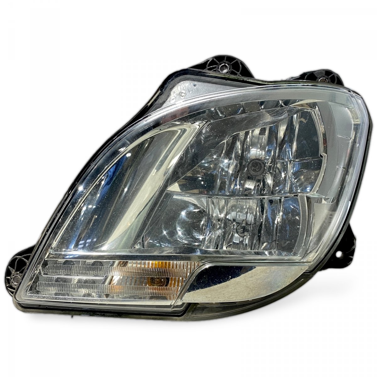 1835874 Headlight, Left for DAF XF106 2058630Image