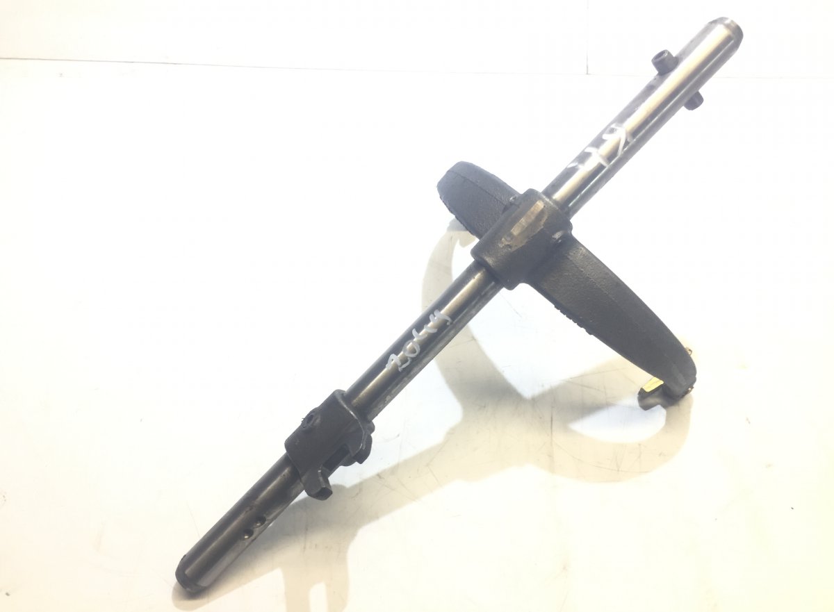 1479106+1752836+1479100 Gearbox Gear Selector Fork with guide pin ScaniaImage