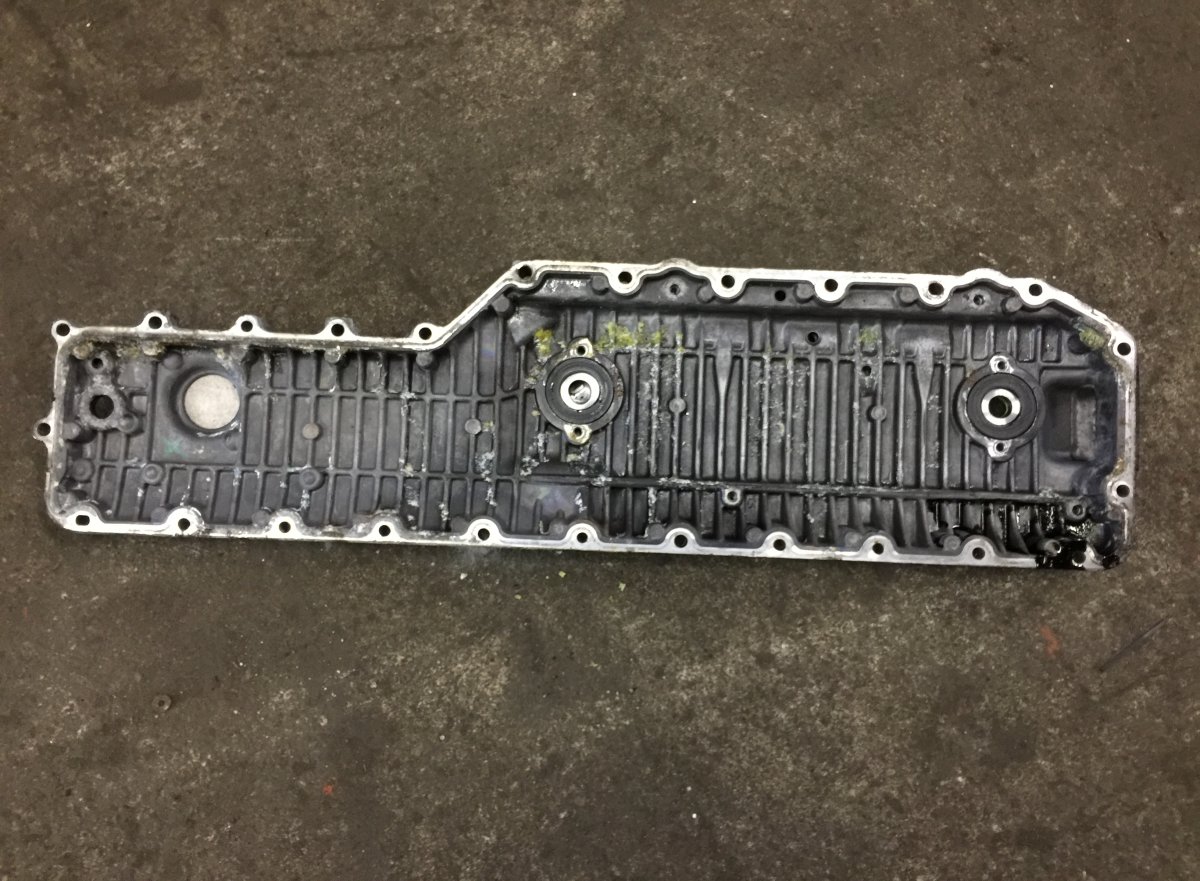 20952964 Engine Oil Cooler Cover VOLVO,  RENAULTImage