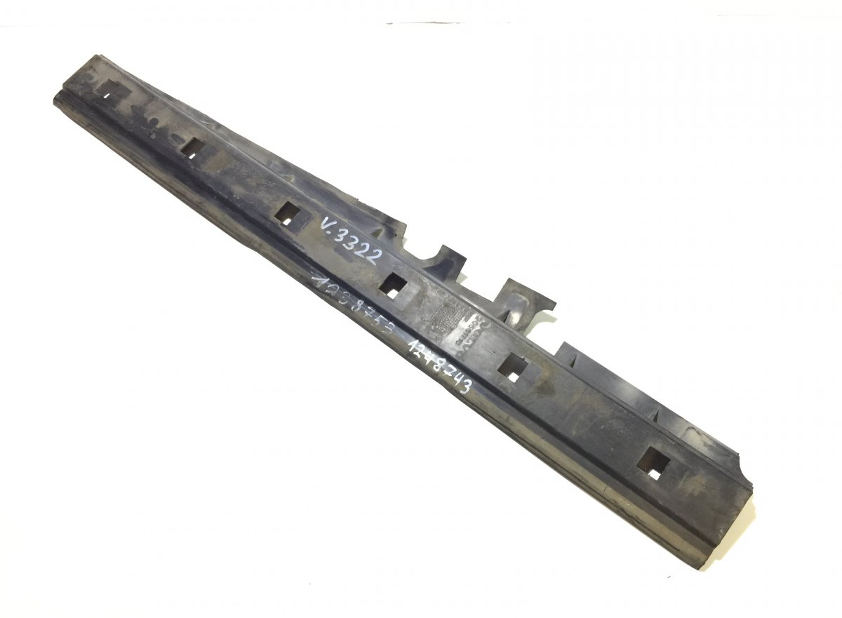 20561710 Intercooler Sealing Strip RH VOLVOImage