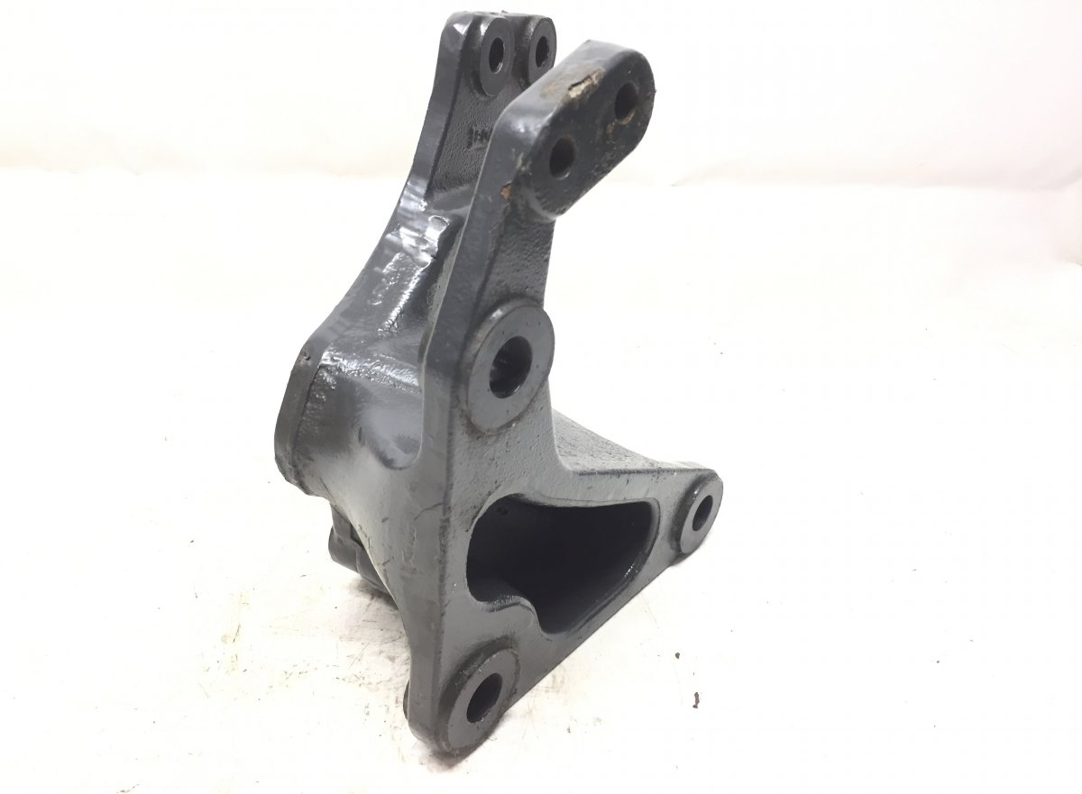20582157 Steering Gear Bracket VOLVO FLImage