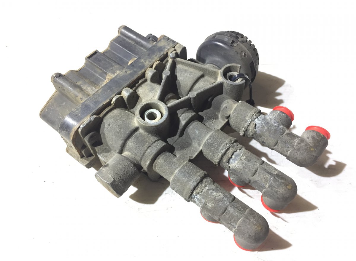 81259026239 Solenoid valve, ECAS VOLVO, MAN, SCANIA, DAF, RENAULTImage