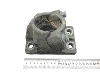 21213202 + 21090272 Mudguard bracket, drive axle L=R VOLVO