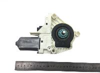 82907373 Window lifter motor, Right Volvo
