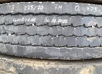 275/70R22.5 Tyre with rim;  1pcs