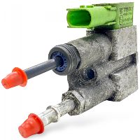 7421688317 + 7421687877 AdBlue air pressure sensor with module RENAULT