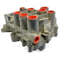 1913300 K075170 Four circuit protection valve KNORR DAF